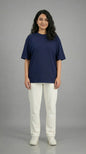 Trendy oversized t-shirt for women streetwear fashion look