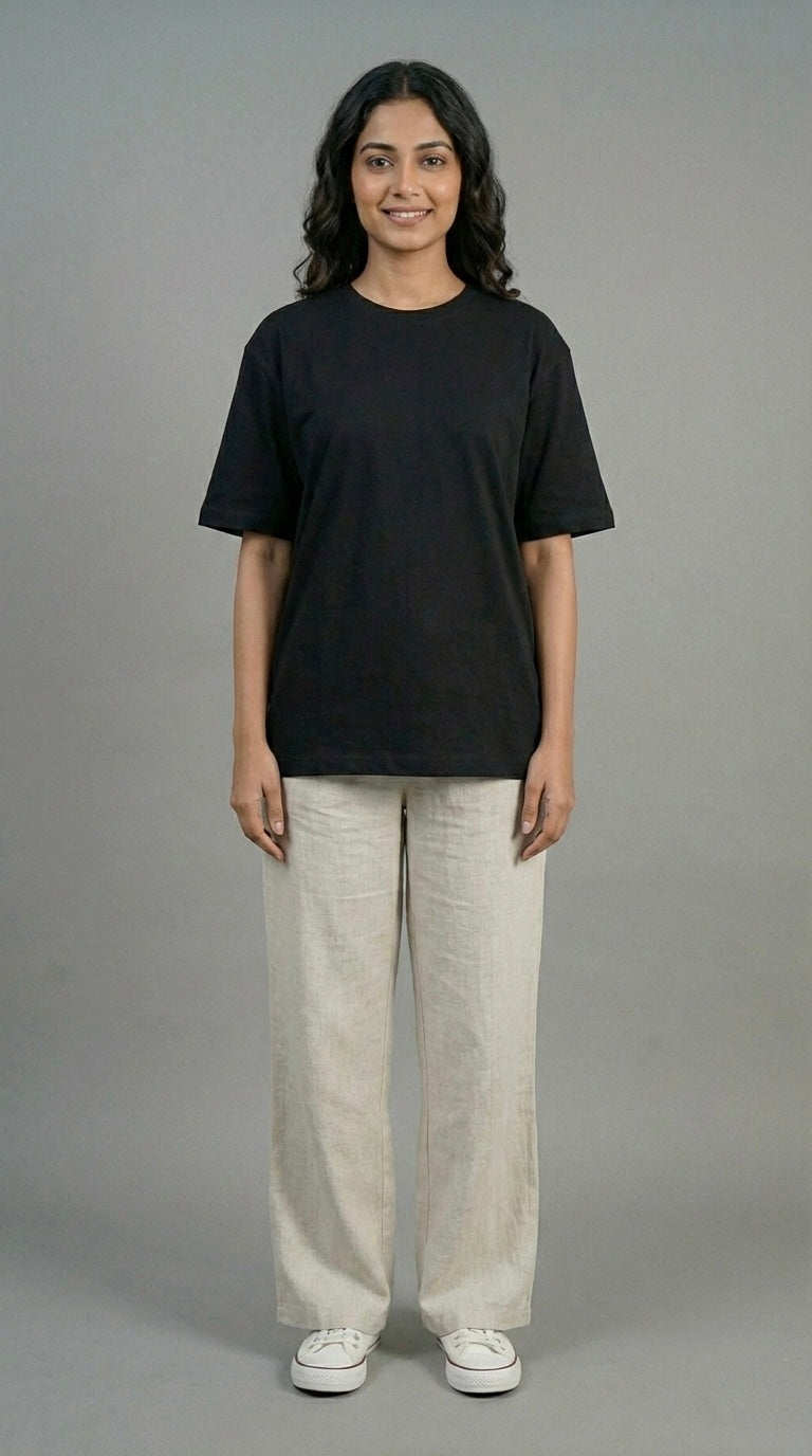 Women’s oversized graphic t-shirt modern street style