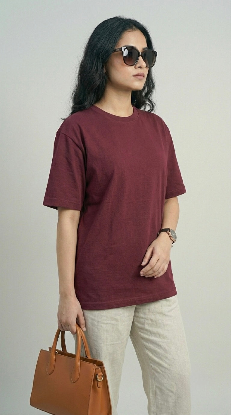 Women wearing oversized t-shirt in casual everyday style