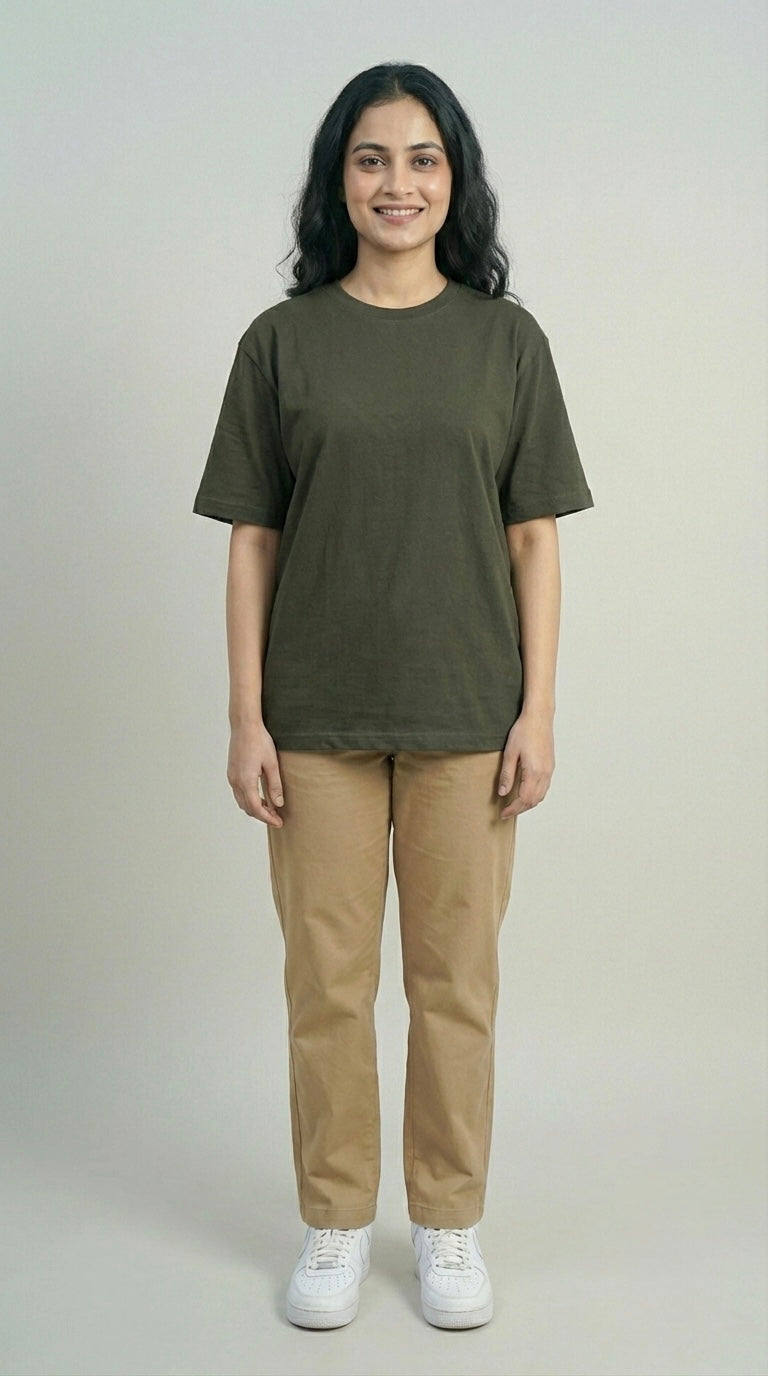 Loose fit oversized t-shirt for women with relaxed silhouette