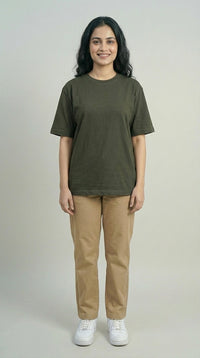 Loose fit oversized t-shirt for women with relaxed silhouette